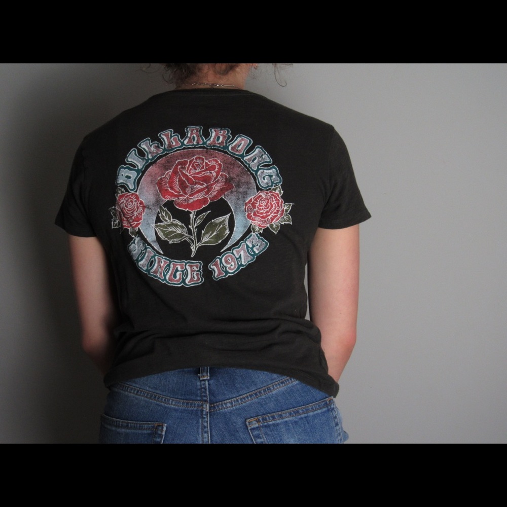 Gray billabong shirt with floral pattern